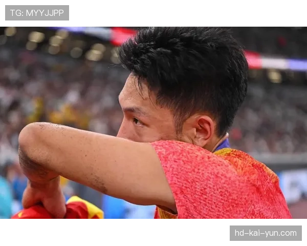 更衣室侧记:胡金秋鼓励年轻队友,称系列赛尚未结束 更衣室侧记:胡金秋鼓励年轻队友,称系列赛尚未结束