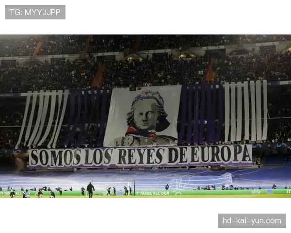 现场:斯特拉斯堡球迷看台展示巨型TIFO,致敬俱乐部成立百年 现场:斯特拉斯堡球迷看台展示巨型TIFO,致敬俱乐部成立百年